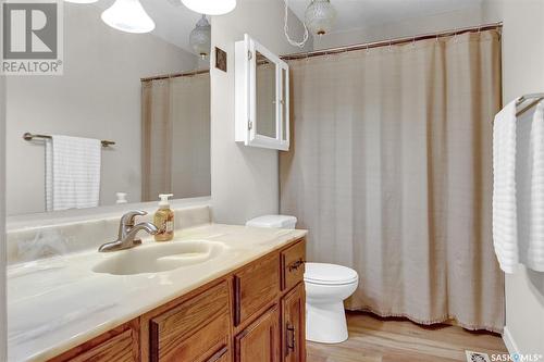 330 Rodenbush Drive, Regina, SK - Indoor Photo Showing Bathroom