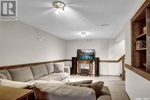 330 Rodenbush Drive, Regina, SK - Indoor Photo Showing Living Room