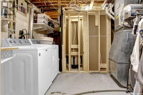 330 Rodenbush Drive, Regina, SK - Indoor Photo Showing Laundry Room