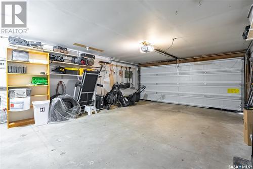 823 Coppermine Crescent, Saskatoon, SK - Indoor Photo Showing Garage