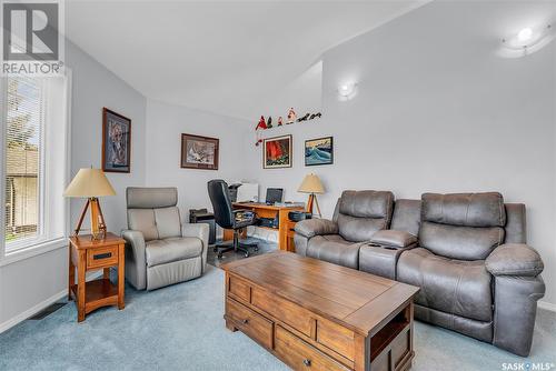 823 Coppermine Crescent, Saskatoon, SK - Indoor Photo Showing Living Room