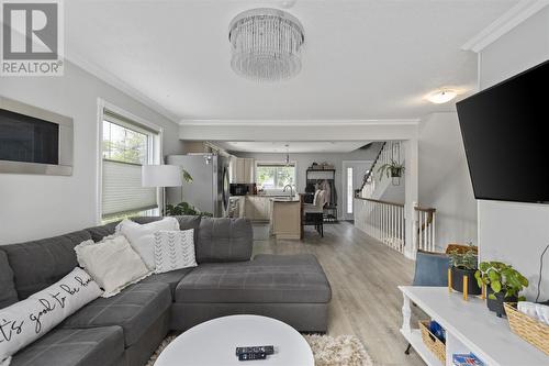 46 Riverview Ave, Sault Ste. Marie, ON - Indoor Photo Showing Living Room