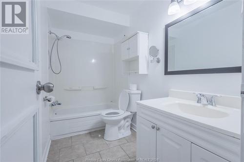 7 Randolf Crescent, Chatham, ON - Indoor Photo Showing Bathroom