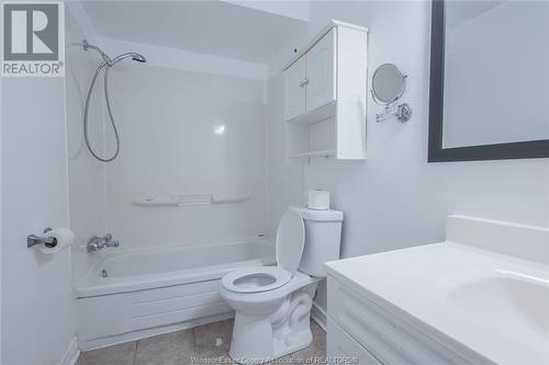 7 Randolf Crescent, Chatham, ON - Indoor Photo Showing Bathroom