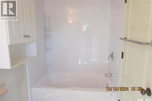 4918 Marigold Drive, Regina, SK - Indoor Photo Showing Bathroom