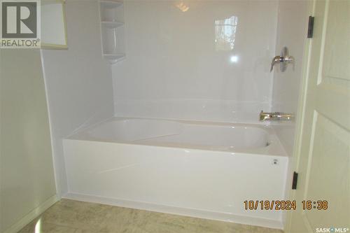 4918 Marigold Drive, Regina, SK - Indoor Photo Showing Bathroom