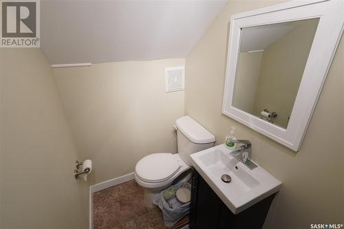 838 Retallack Street, Regina, SK - Indoor Photo Showing Bathroom