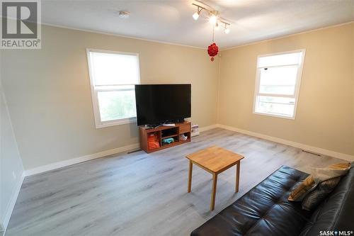 838 Retallack Street, Regina, SK - Indoor Photo Showing Living Room