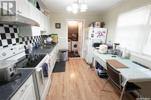 838 Retallack Street, Regina, SK - Indoor Photo Showing Kitchen With Double Sink