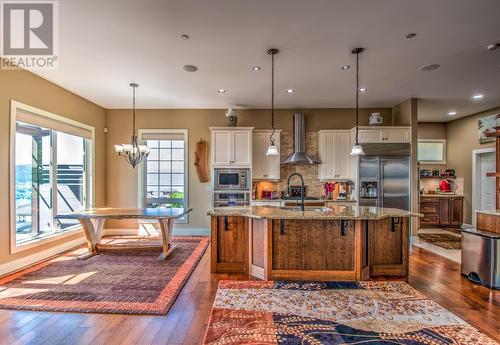 304 Cordon Place, Vernon, BC - Indoor Photo Showing Kitchen With Stainless Steel Kitchen With Upgraded Kitchen