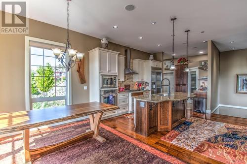 304 Cordon Place, Vernon, BC - Indoor Photo Showing Kitchen With Upgraded Kitchen