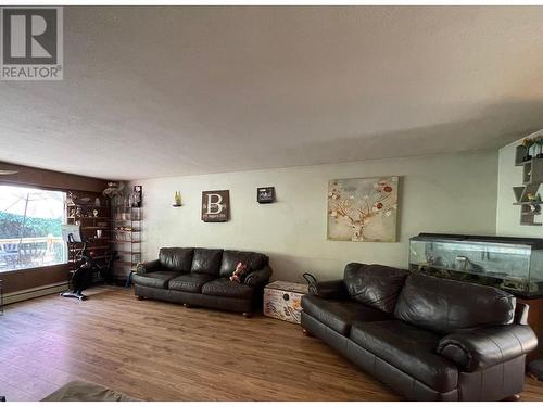 550 Strathmore Avenue, Greenwood, BC - Indoor Photo Showing Living Room