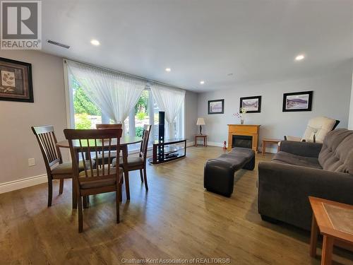 39 Chippewa Drive, Chatham, ON - Indoor Photo Showing Living Room With Fireplace