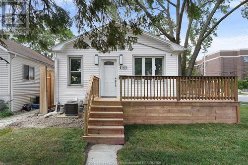 390 Hyde Street, Windsor, ON - Outdoor With Deck Patio Veranda