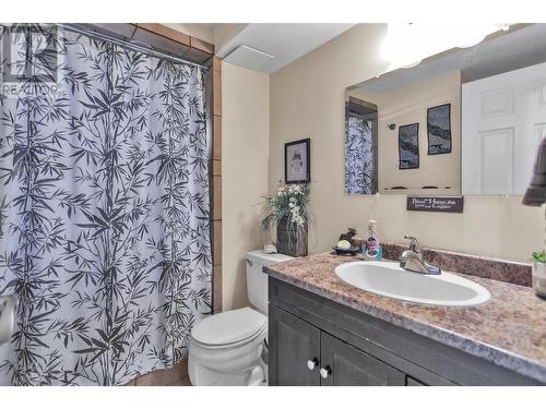 2130 Peters Road, West Kelowna, BC - Indoor Photo Showing Bathroom