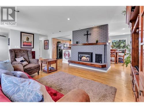 2130 Peters Road, West Kelowna, BC - Indoor Photo Showing Living Room With Fireplace