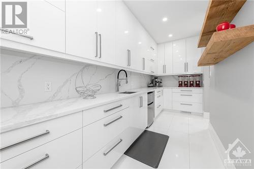 224 Roger Road, Ottawa, ON - Indoor Photo Showing Kitchen With Upgraded Kitchen