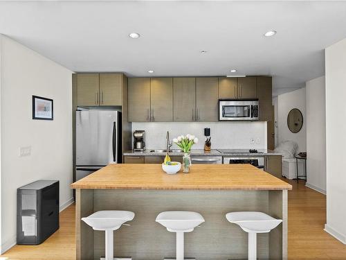 404-391 Tyee Rd, Victoria, BC - Indoor Photo Showing Kitchen With Stainless Steel Kitchen