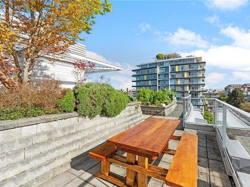 404-391 Tyee Rd, Victoria, BC - Outdoor