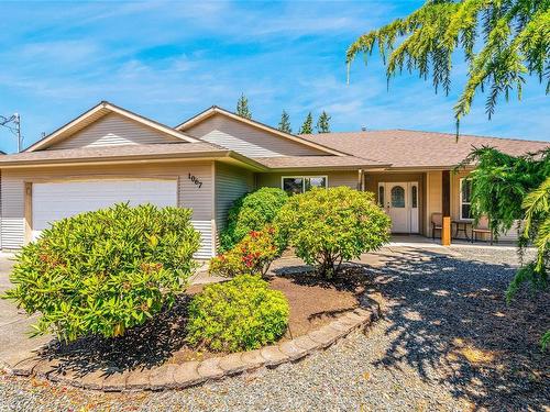 1067 Yellowbrick Rd, Parksville, BC 