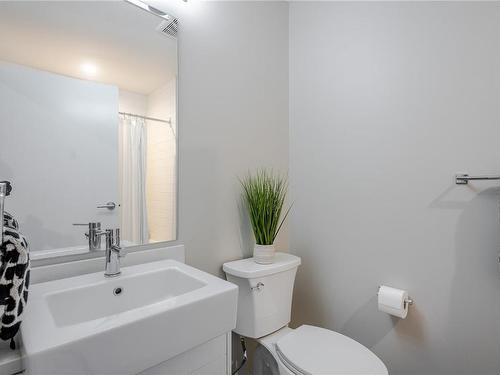 406-767 Tyee Rd, Victoria, BC - Indoor Photo Showing Bathroom