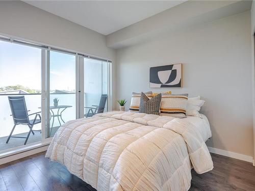 406-767 Tyee Rd, Victoria, BC - Indoor Photo Showing Bedroom