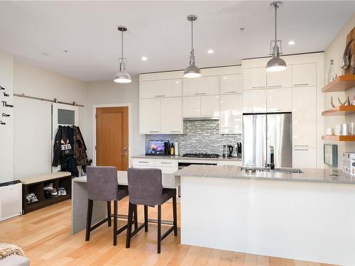 S316-1411 Cook St, Victoria, BC - Indoor Photo Showing Kitchen With Upgraded Kitchen