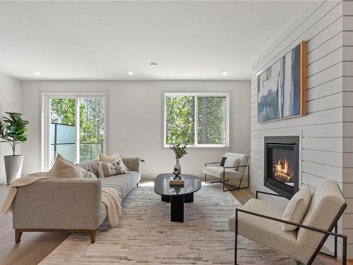 1530 Marble Pl, Langford, BC - Indoor Photo Showing Living Room With Fireplace