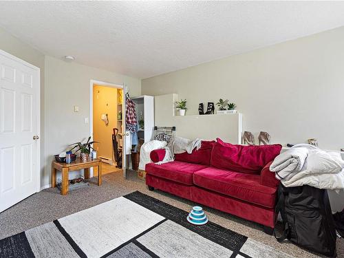 1394/1396 Graham Cres, Nanaimo, BC - Indoor Photo Showing Living Room