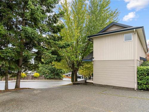 1394/1396 Graham Cres, Nanaimo, BC - Outdoor