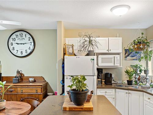 1394/1396 Graham Cres, Nanaimo, BC - Indoor