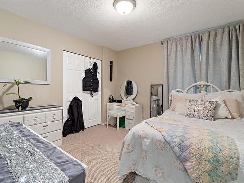 1394/1396 Graham Cres, Nanaimo, BC - Indoor Photo Showing Bedroom