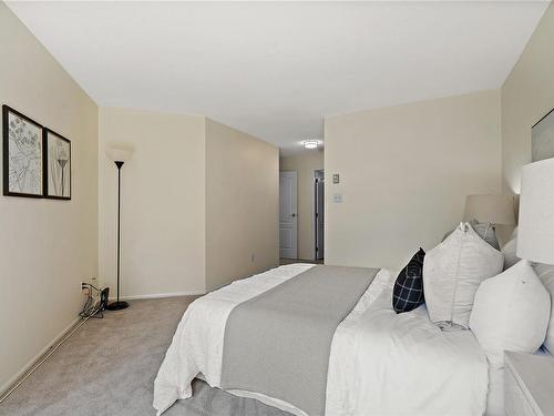 2175-2600 Ferguson Rd, Central Saanich, BC - Indoor Photo Showing Bedroom