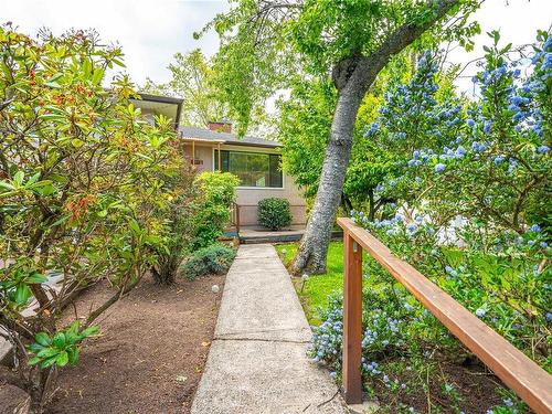 1879 Feltham Rd, Saanich, BC 