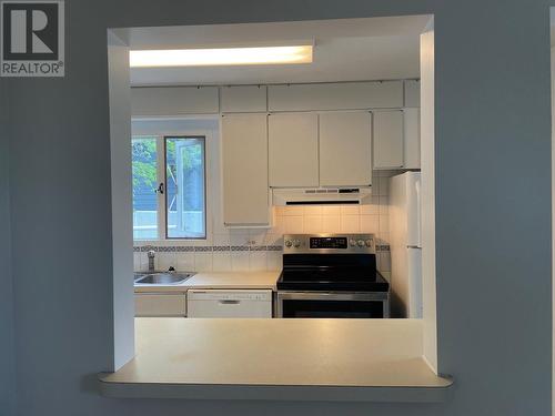 5319 44 Street, Fort Nelson, BC - Indoor Photo Showing Kitchen