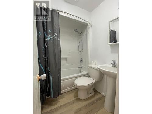 5319 44 Street, Fort Nelson, BC - Indoor Photo Showing Bathroom