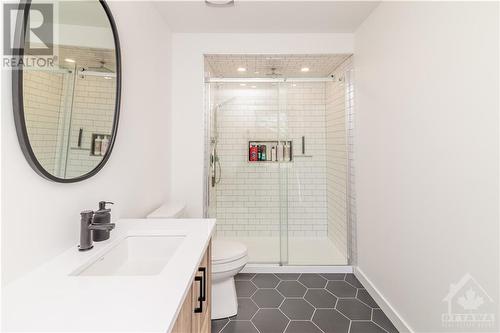 310 Hazel Crescent, Limoges, ON - Indoor Photo Showing Bathroom