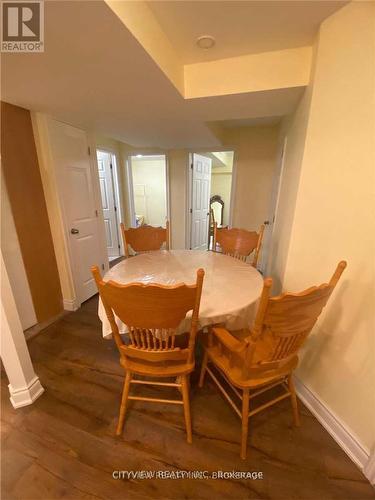 523 Parkview Boulevard, Mississauga, ON - Indoor Photo Showing Dining Room