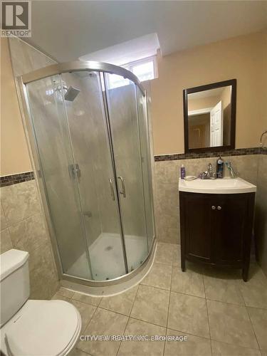 523 Parkview Boulevard, Mississauga, ON - Indoor Photo Showing Bathroom