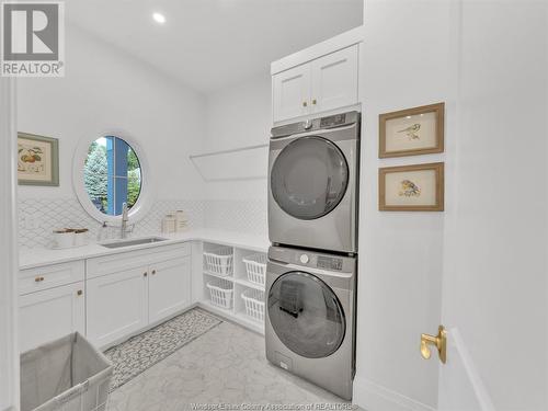 300 Crystal Bay, Amherstburg, ON - Indoor Photo Showing Laundry Room
