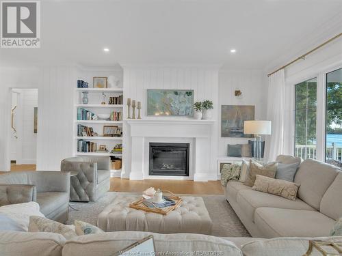 300 Crystal Bay, Amherstburg, ON - Indoor Photo Showing Living Room With Fireplace