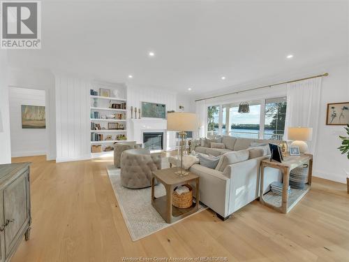 300 Crystal Bay, Amherstburg, ON - Indoor Photo Showing Living Room With Fireplace