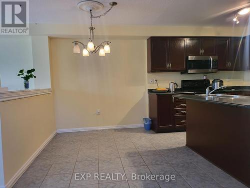 1142 Houston Drive, Milton, ON - Indoor Photo Showing Kitchen With Double Sink