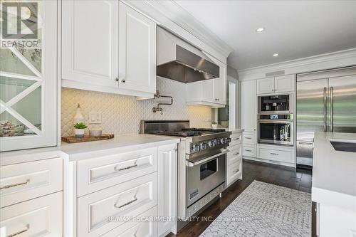 1301 Bunsden Avenue, Mississauga, ON - Indoor Photo Showing Kitchen With Upgraded Kitchen