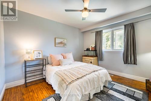 111 Holmcrest Trail, Toronto, ON - Indoor Photo Showing Bedroom