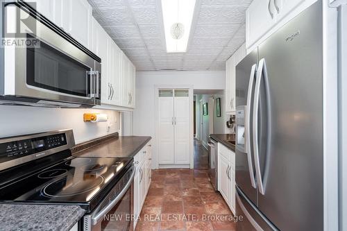 199 Scarboro Crescent, Toronto, ON - Indoor Photo Showing Kitchen
