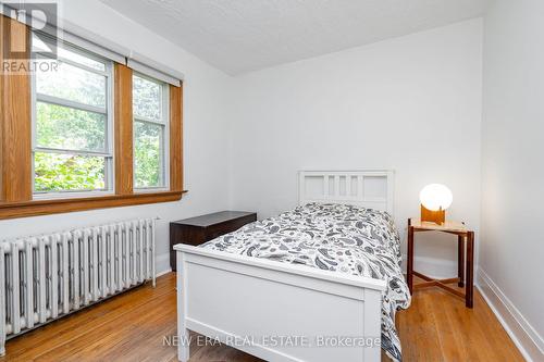 199 Scarboro Crescent, Toronto, ON - Indoor Photo Showing Bedroom