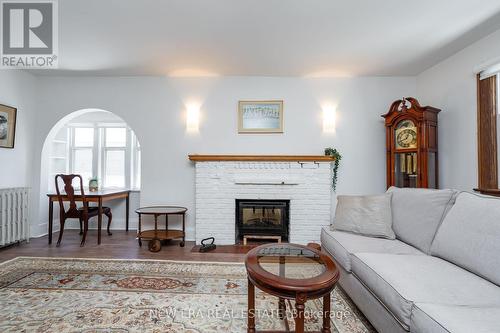 199 Scarboro Crescent, Toronto (Cliffcrest), ON - Indoor Photo Showing Living Room With Fireplace