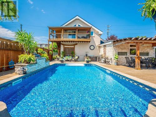 8065 Kipling Avenue, Vaughan, ON - Outdoor With In Ground Pool