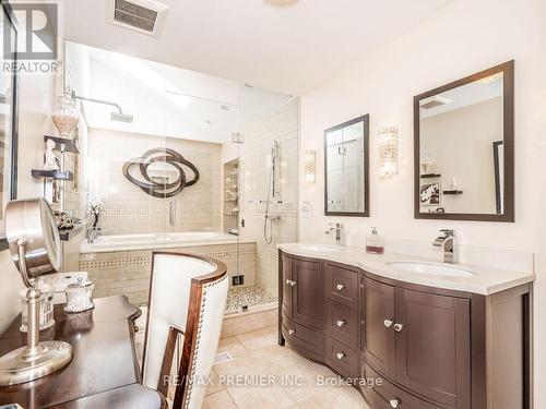 8065 Kipling Avenue, Vaughan, ON - Indoor Photo Showing Bathroom